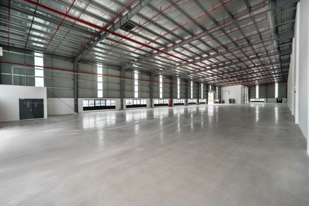Quay phom giới thiệu nhà xưởng